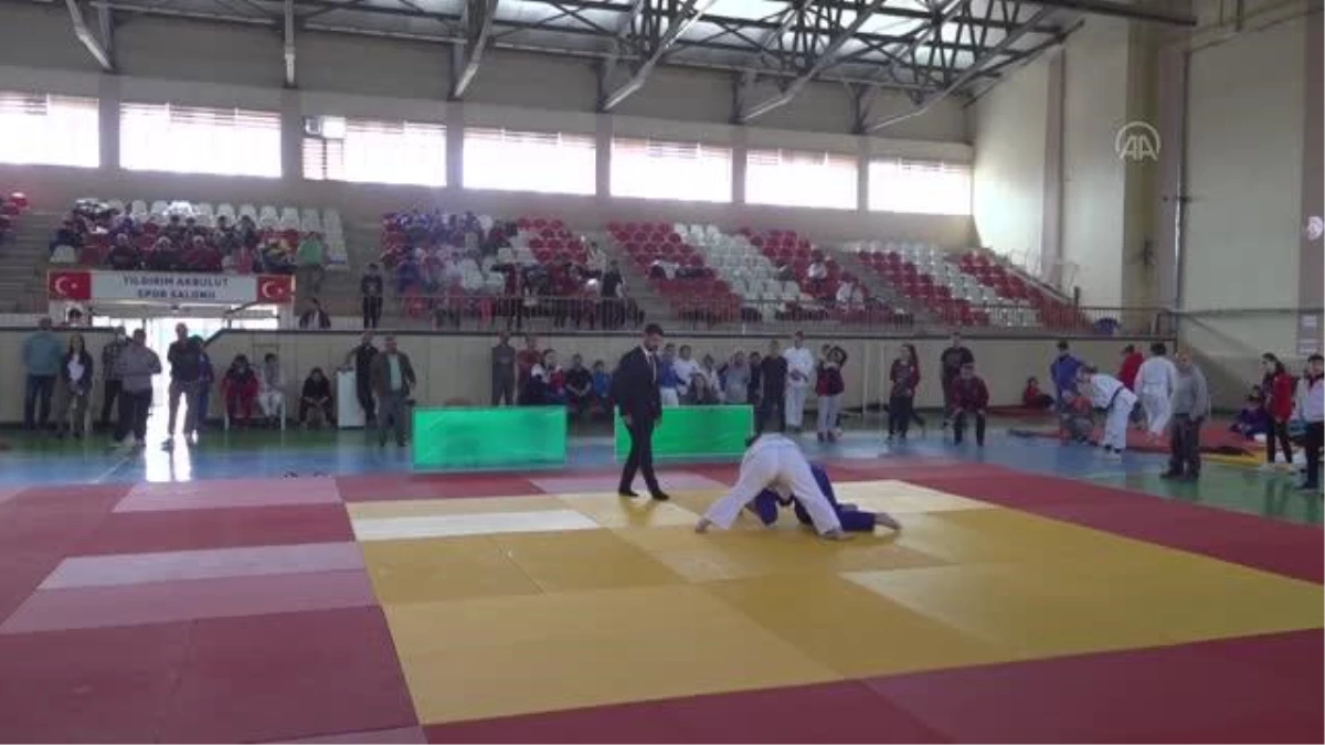 Anadolu Yıldızlar Ligi\'nde judo yarı final müsabakaları sona erdi