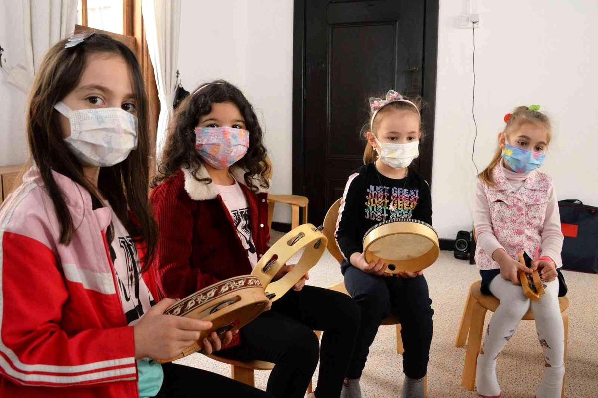 Bozüyük Belediyesi Çocuk Şenliği Sanatevi\'nde devam ediyor