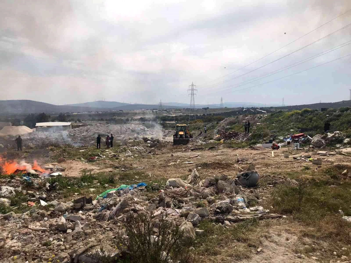 Çeşme\'de konargöçerlerin kaldığı 11 çadır tahliye edildi