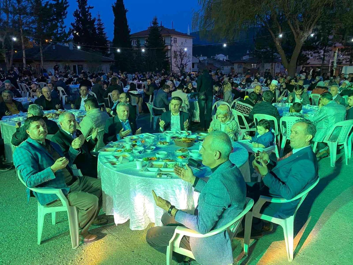 Hanönü\'de bin kişi birlikte oruç açtı