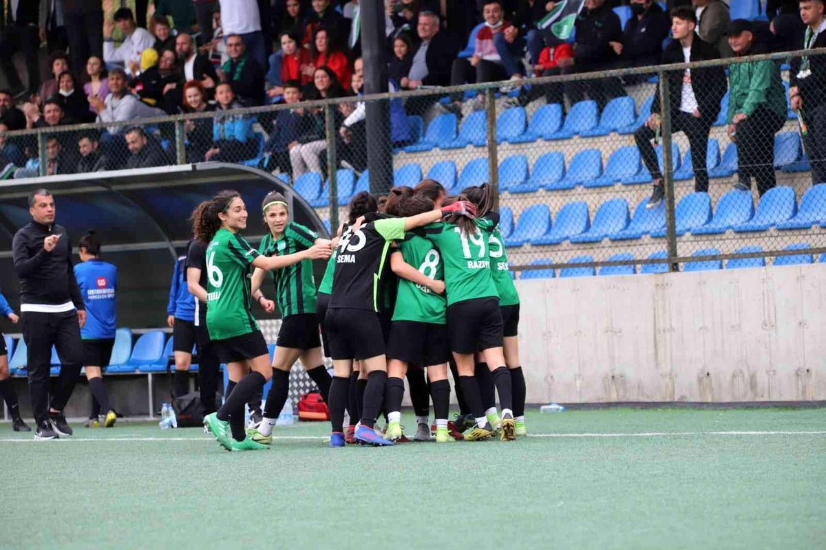 Horozkent, Aydın\'ı da yenerek grup liderliğini garantiledi