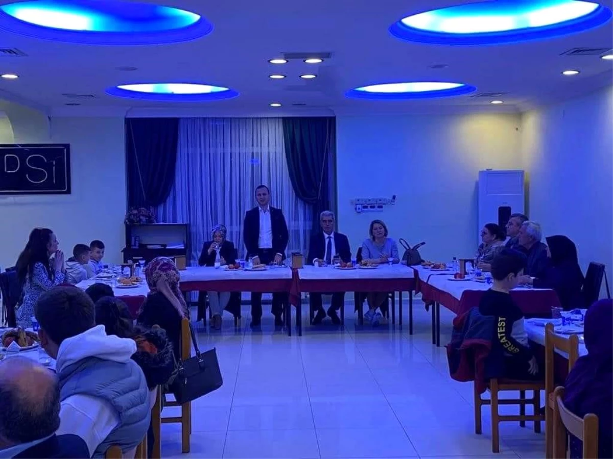 İpsala\'da öksüz ve yetim çocuklar iftar yemeğinde bir araya geldi