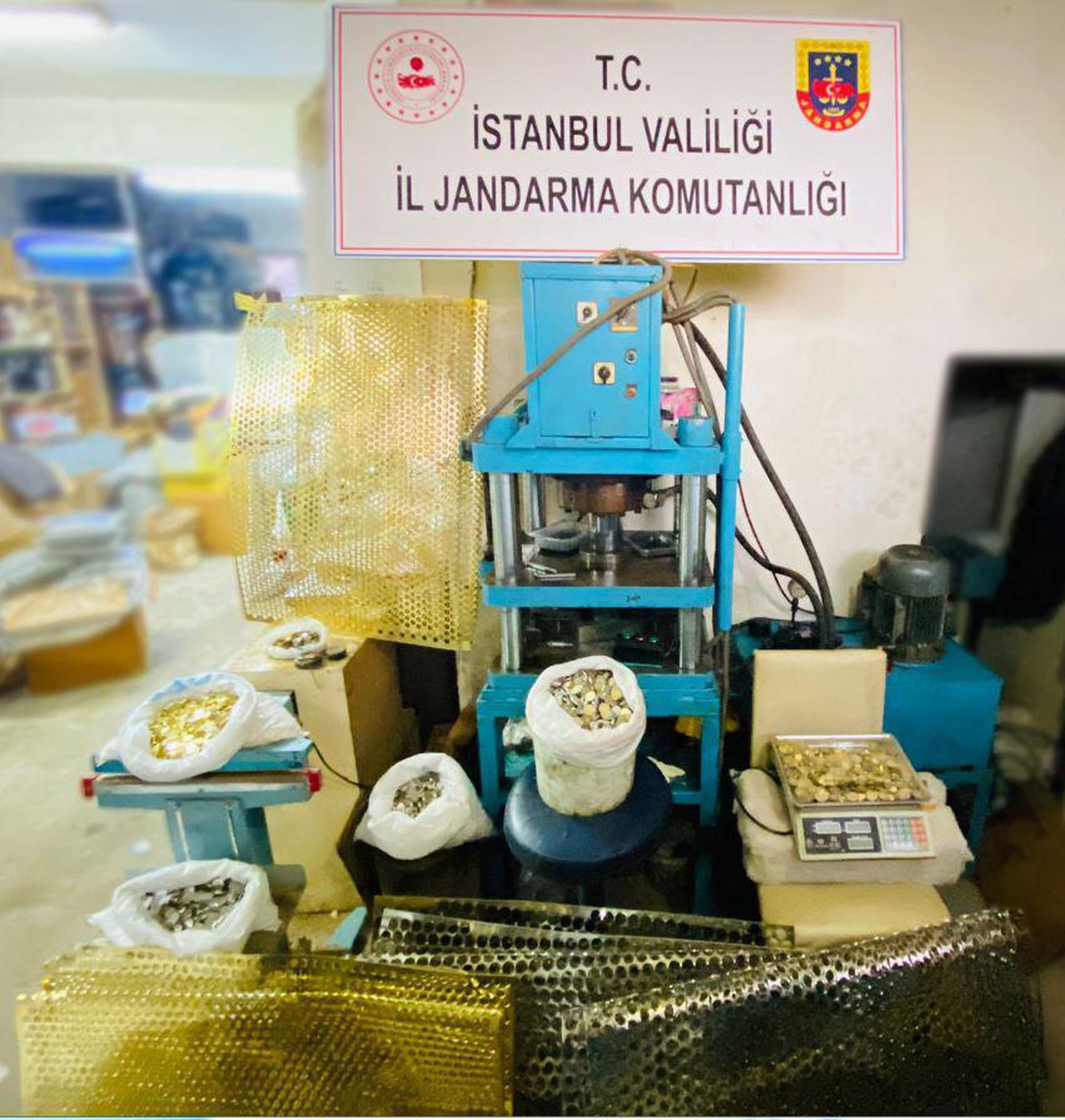 İstanbul\'da jandarmanın sahte para operasyonunda bir zanlı tutuklandı