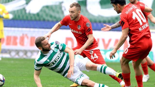 Konyaspor gol oldu yağdı! Fenerbahçe'ye koltuğunda rahat yok