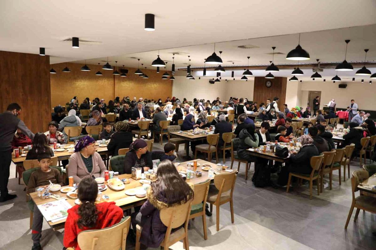 Melikgazi\'de \'Dünya Yetimler Günü\' iftarı