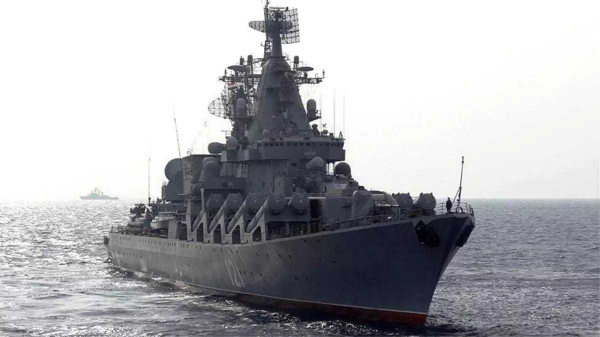 Moskova kruvazörü: Rus mürettebat \'gemi battıktan sonra ilk kez görüntülendi\'