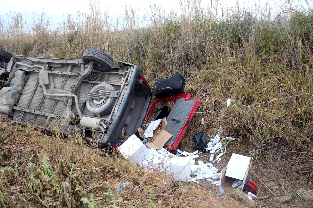 Ödemiş\'te minibüs devrildi: 11 yaralı