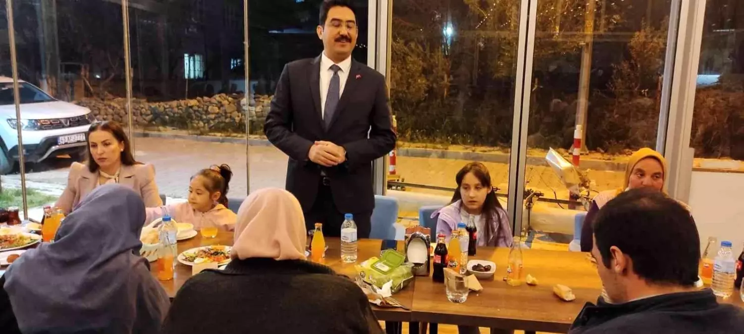 Selendi\'de \'Dünya Yetimler Günü\' dolayısıyla iftar düzenlendi