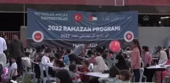 TDV'nin desteğiyle Gazze'de yetim çocuklara iftar verildi