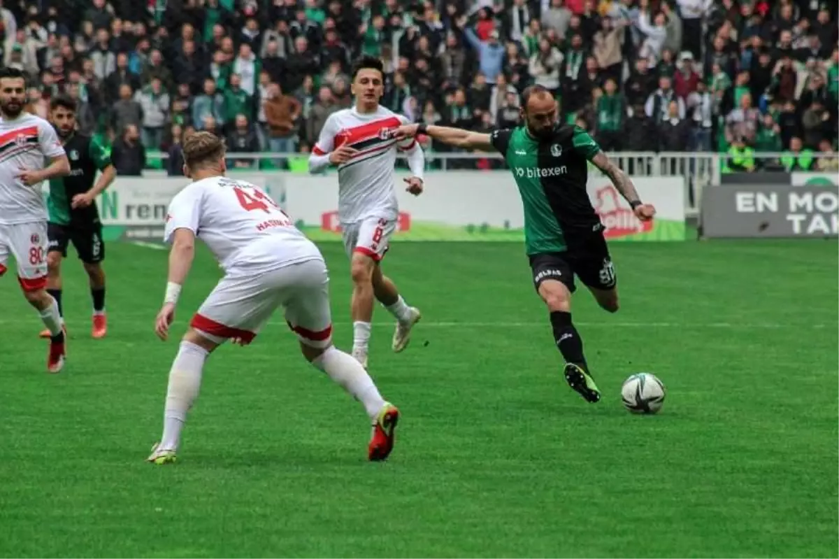 TFF 2. Lig: Sakaryaspor: 3 Turgutluspor: 0