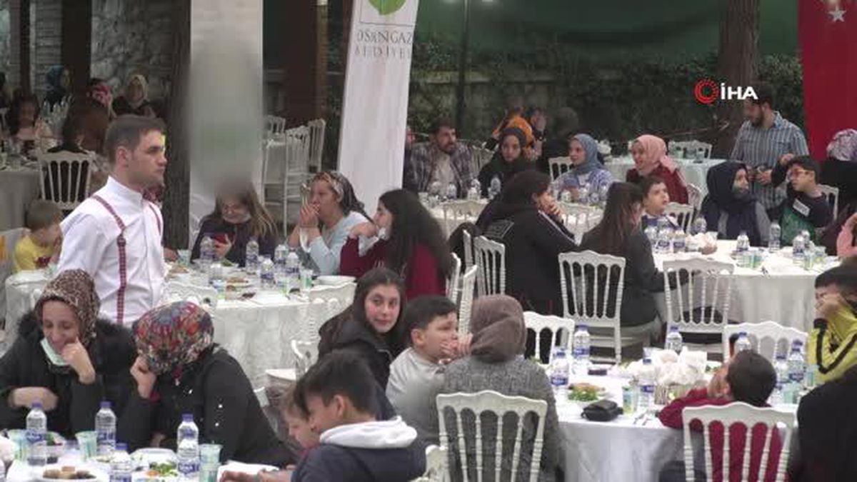 Yetim çocuklar kardeşlik sofrasında buluştu