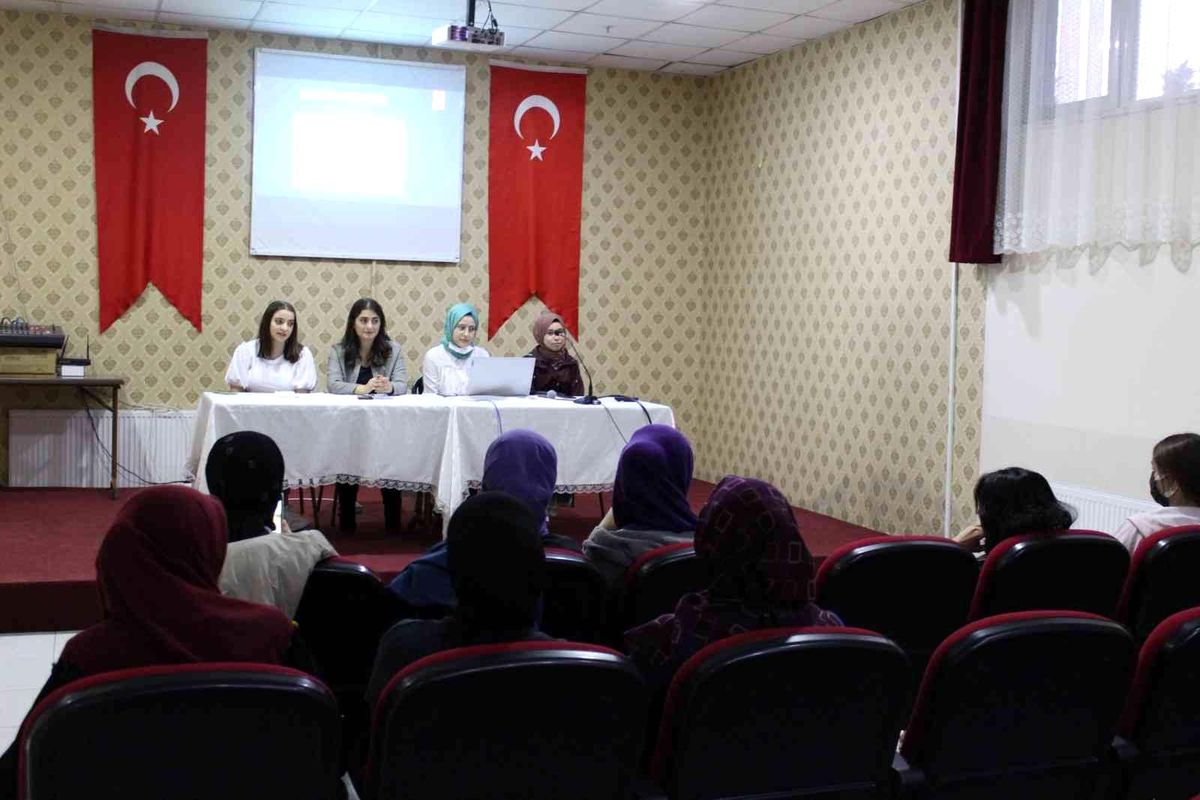 Yurt arkadaşlarına şiddetle mücadeleyi anlattılar