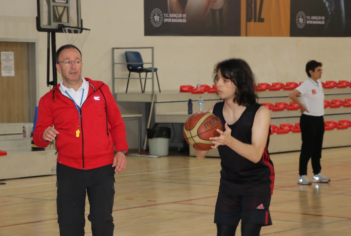 Zonguldak\'ta genç basketbolcular "şut kampı"nda atışlarını geliştirdi