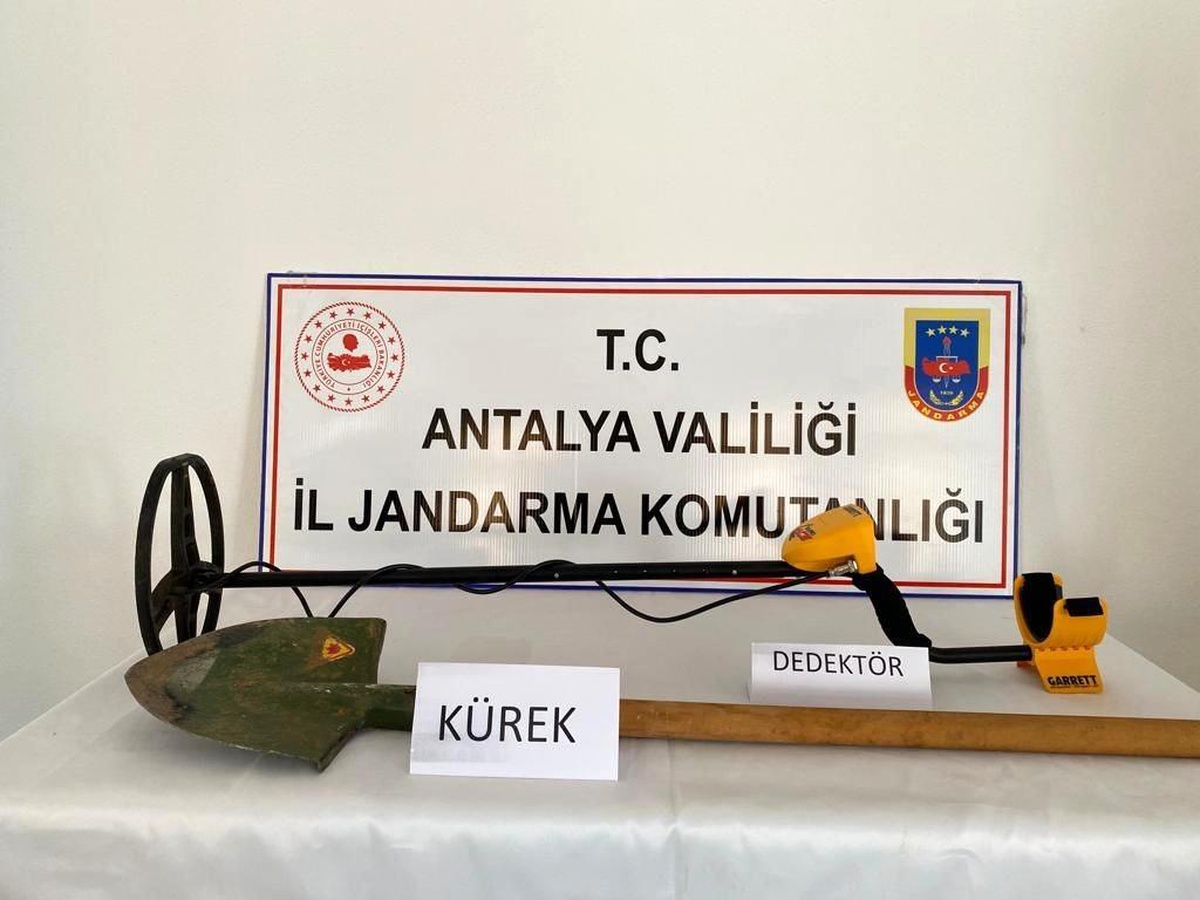 Son dakika haberi | Antalya\'da kaçak kazıya jandarmadan suçüstü