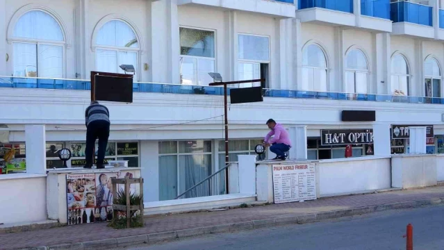 Antalya'da kiracıların indirdiği asansörlü duvara otel sahibinden tel örgülü önlem