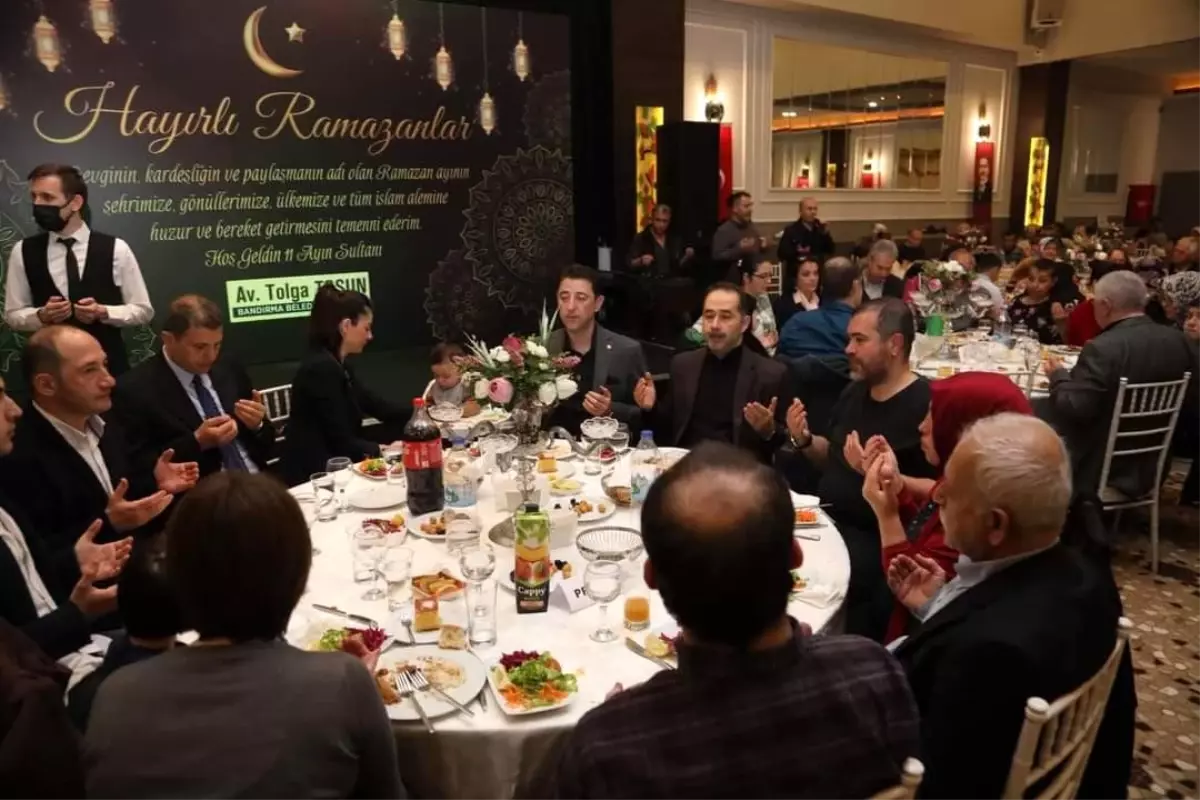 Bandırma Belediyesi, özel gereksinimli bireylerde iftarda buluştu