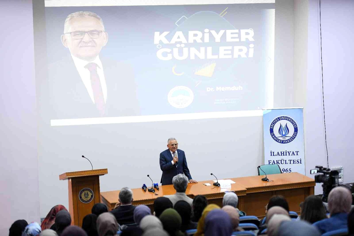 Başkan Büyükkılıç, üniversite öğrencileriyle buluştu