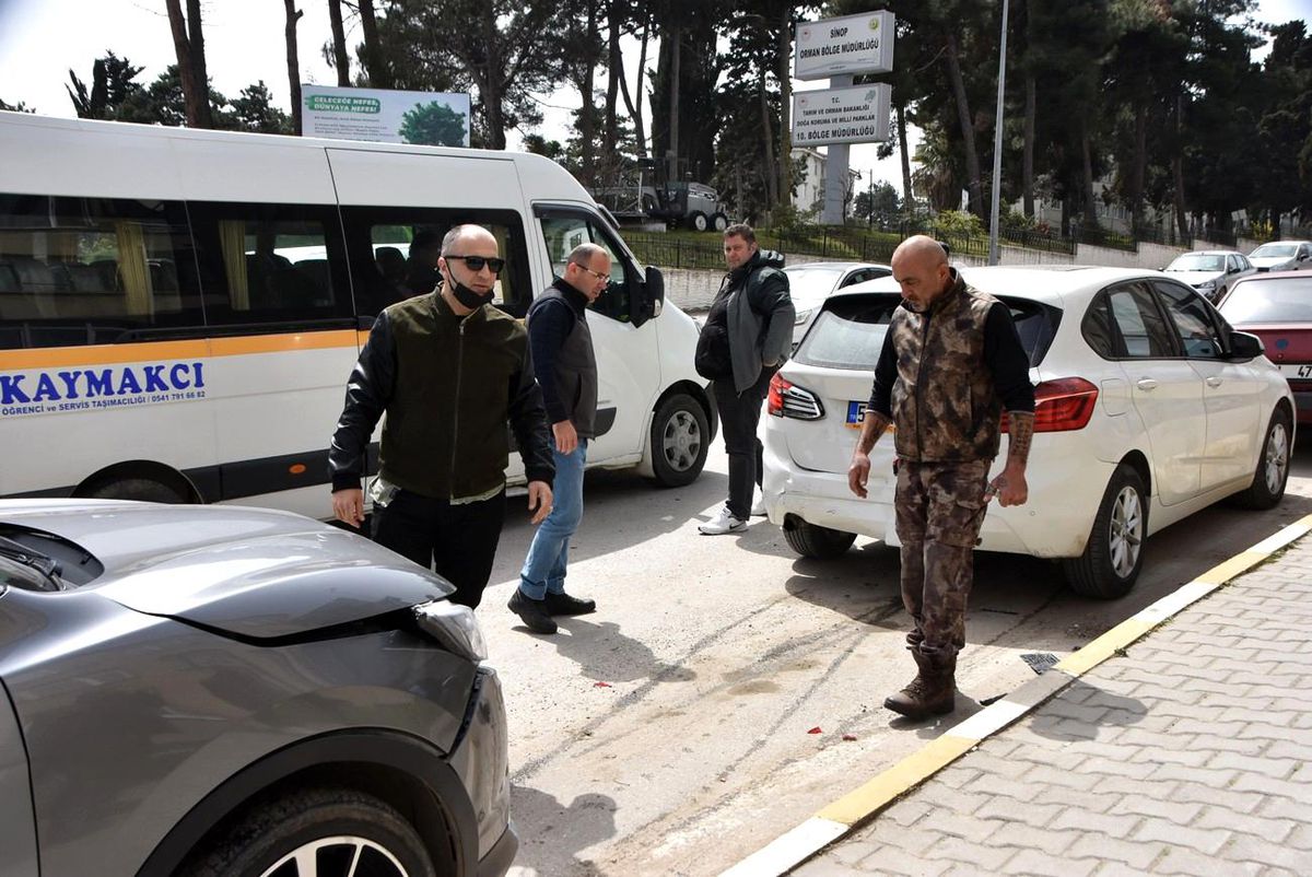 Cip otomobile çarptı: 1 yaralı