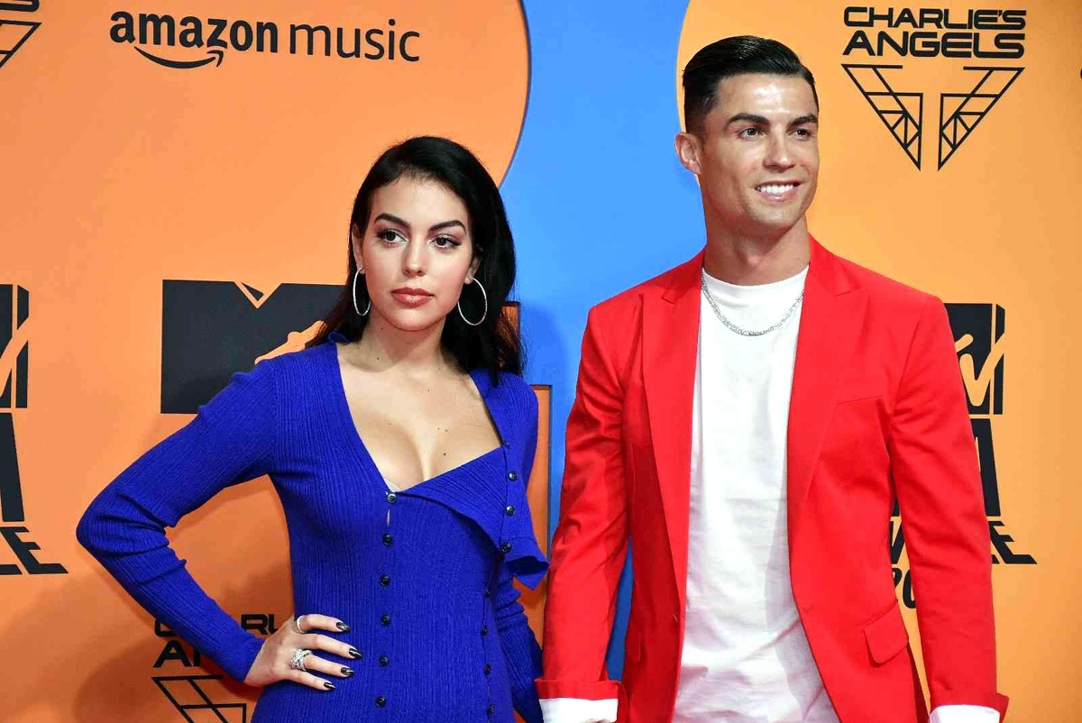 Cristiano Ronaldo\'nun acı günü: Yeni doğan ikiz bebeklerinden biri hayatını kaybetti