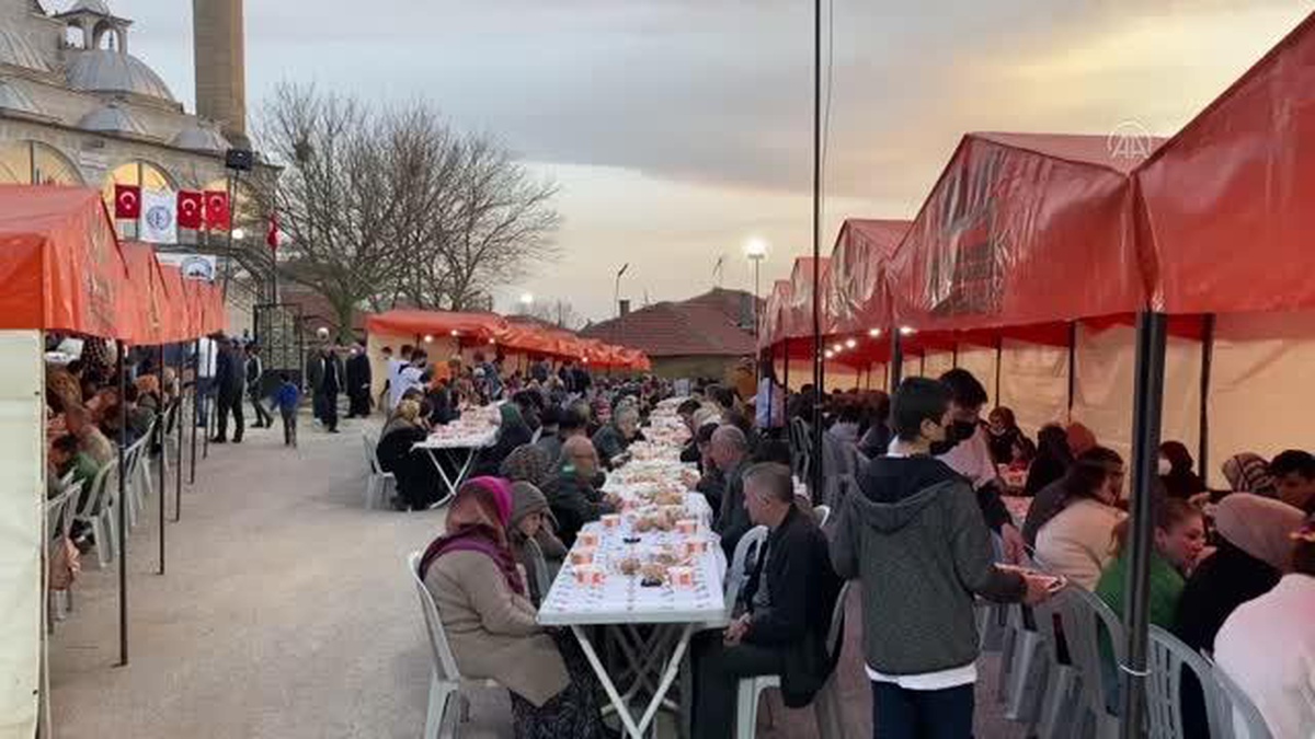 Çubuk\'taki mahalle iftarları geleneği sürdürülüyor