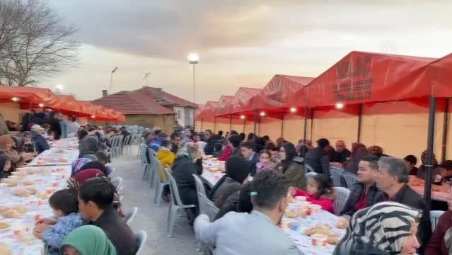Çubuk'taki mahalle iftarları geleneği sürdürülüyor