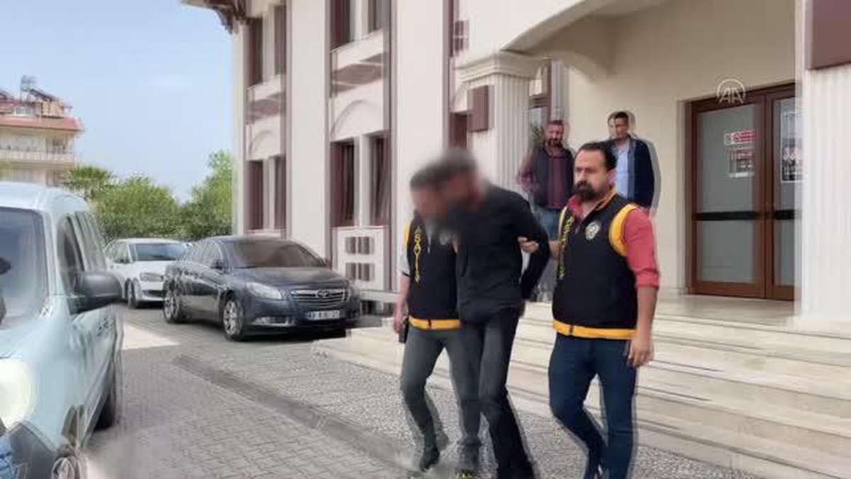Ev arkadaşını başına çekiçle vurarak öldüren zanlı tutuklandı