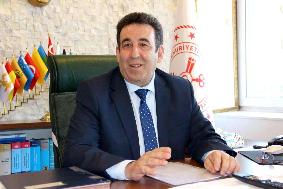 İzmir\'e atanan Defterdar Gezer\'den veda ziyaretleri