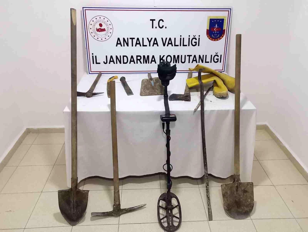 Kaçak kazı yapan 2 şüpheli yakalandı