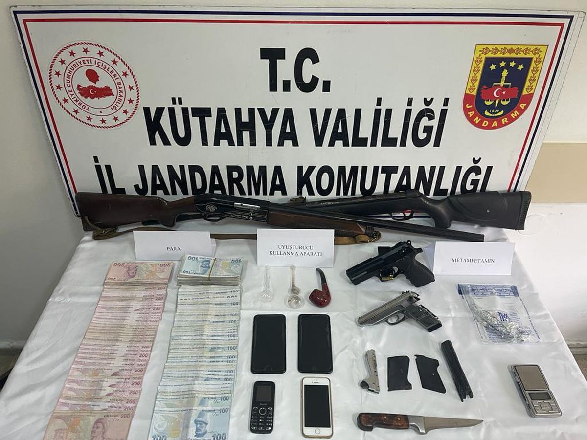 Son dakika: Kütahya\'da uyuşturucu operasyonunda 2 kişi tutuklandı