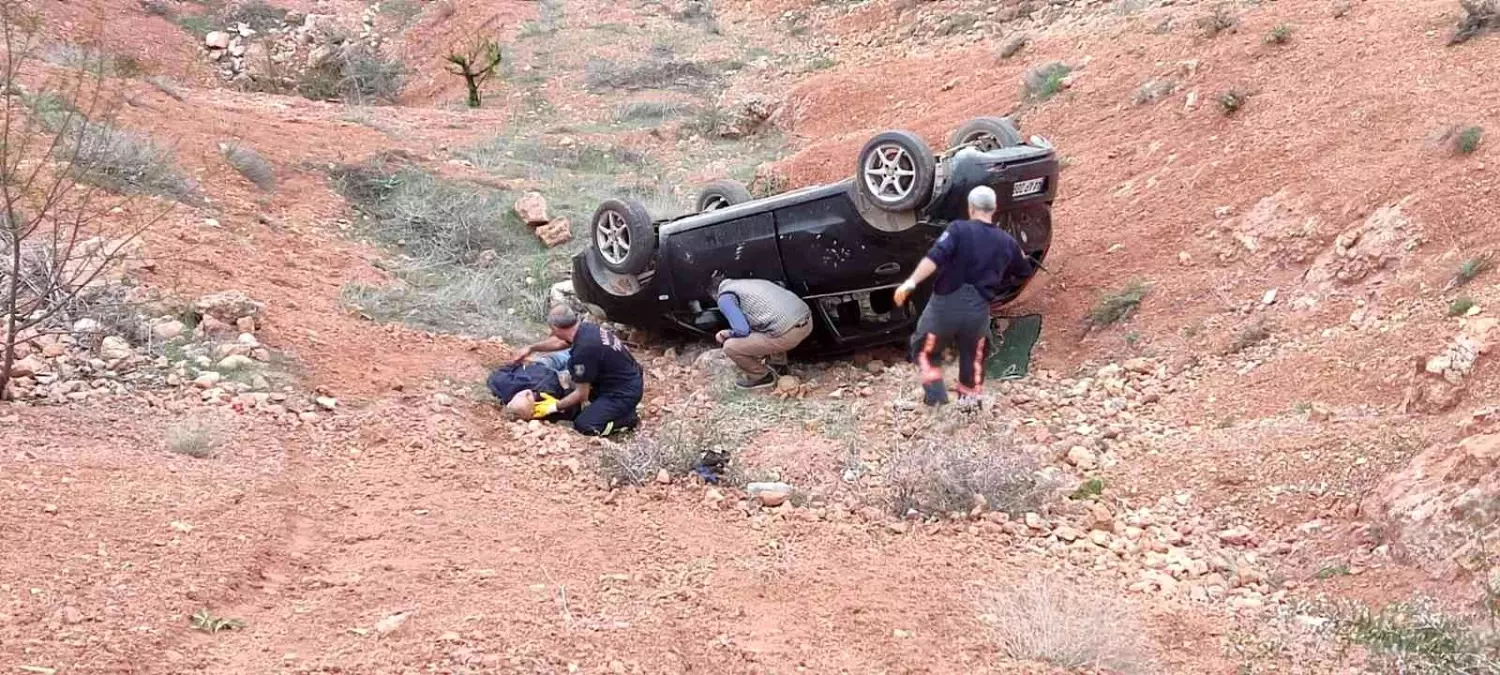 Malatya\'da otomobil şarampole yuvarlandı: 1 yaralı