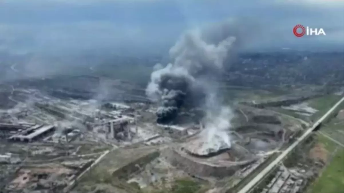 Mariupol'deki Azovstal fabrikasına düzenlenen saldırı havadan görüntülendi