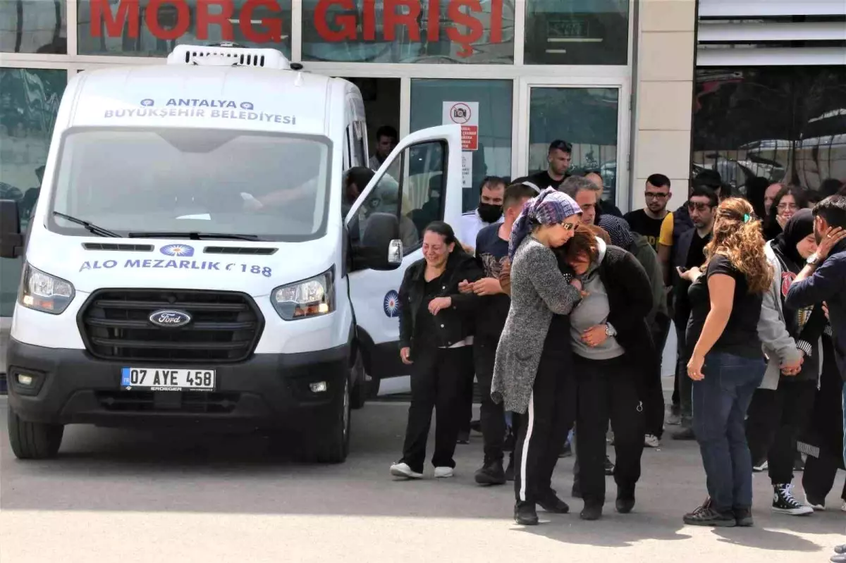 Motosikletin tutkunu gencin cenazesi, gözyaşları arasında alındı