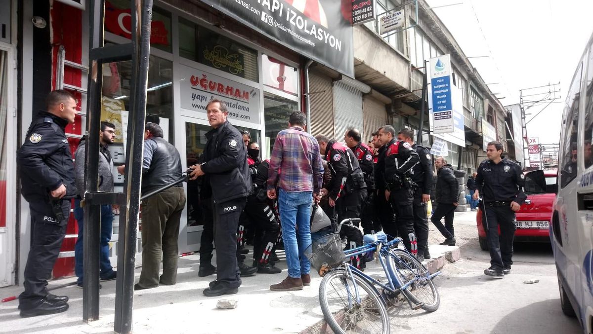Nakliyeciler birbirine girdi: 1 yaralı