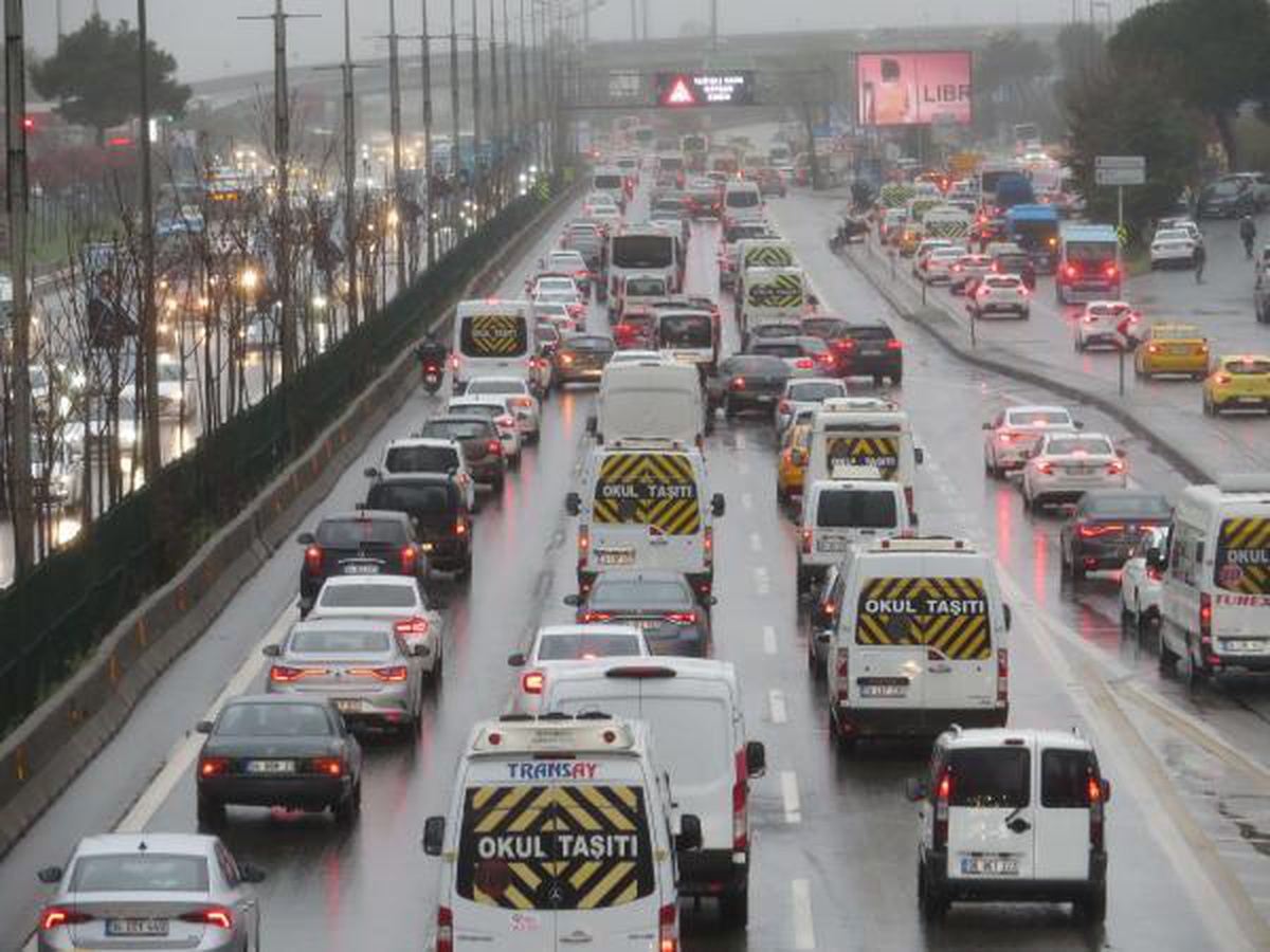 OKULLAR AÇILDI, TRAFİK YOĞUNLUĞU ARTTI