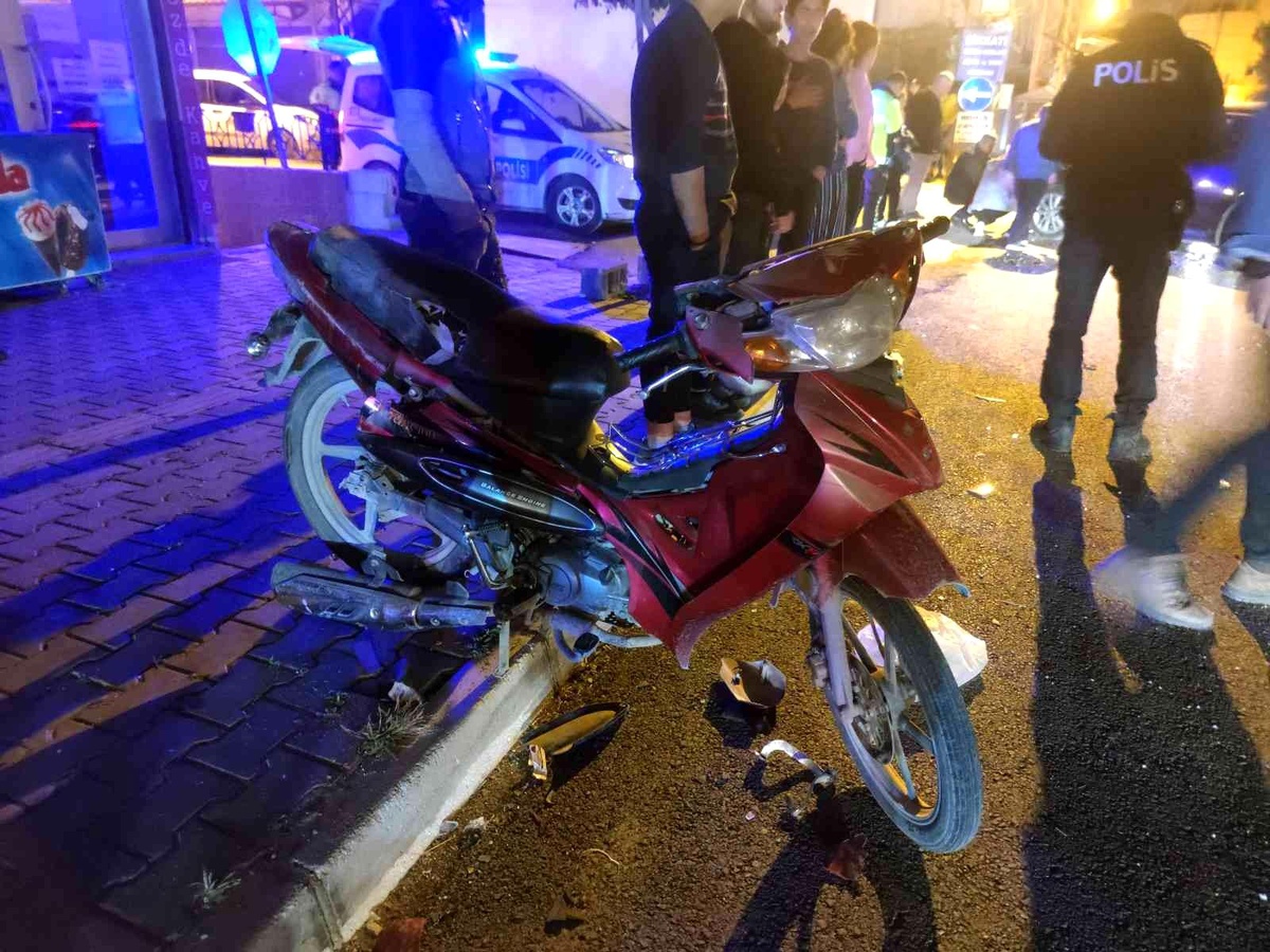 Otomobil ile çarpışan motosikletin sürücüsü yaralandı