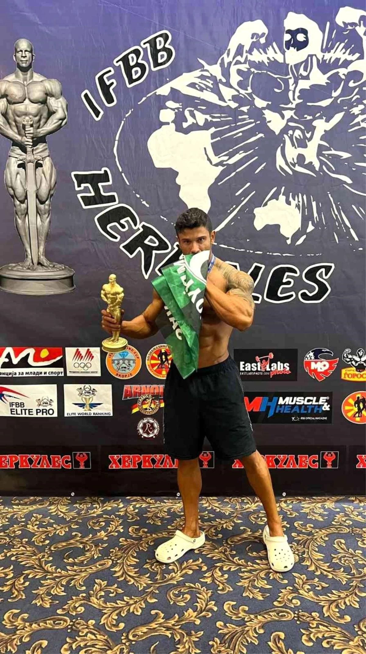 Sakaryalı vücut geliştirme sporcusu Makedonya\'da şampiyon oldu