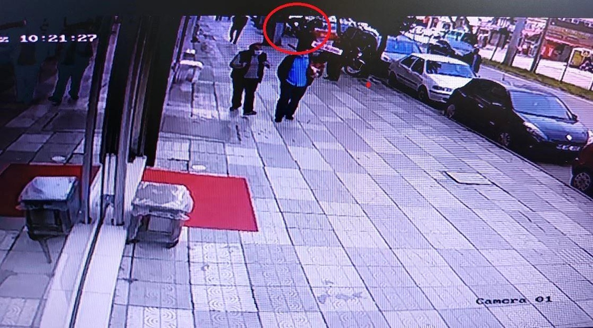 Son dakika haber... Samsun\'da 1 kişinin ağır yaralandığı silahlı saldırı kamerada