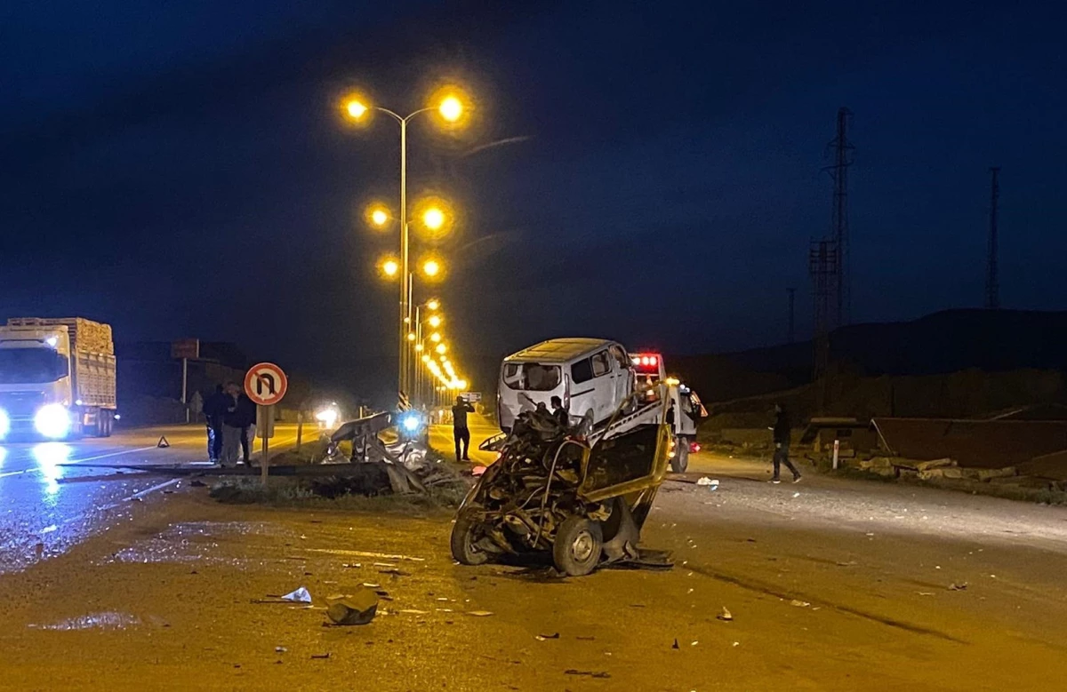 Son dakika haberleri | Sinop\'ta ölümlü trafik kazasına karışan minibüsün sürücüsü tutuklandı