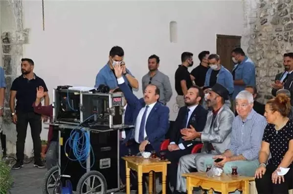 Vali Yönetmen Koltuğuna Oturdu