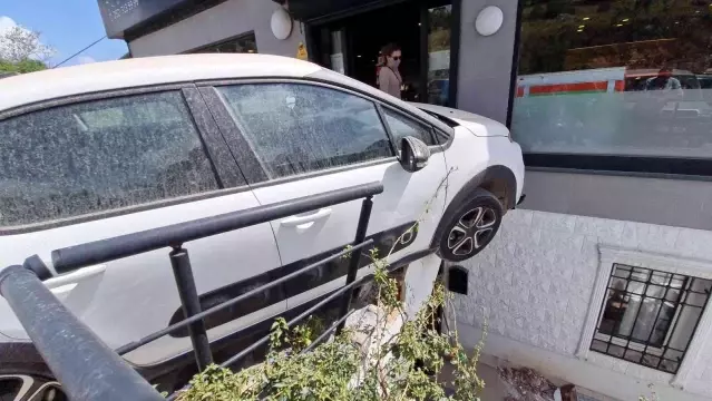 Vitesi karıştırınca işletmeye çarptı