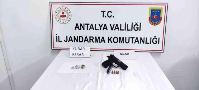 Antalya'da yol kontrolünde uyuşturucu ve silah ele geçirildi