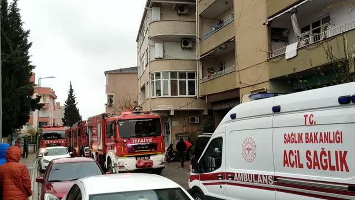 Yangında mahsur kalan 13 kişi kurtarıldı