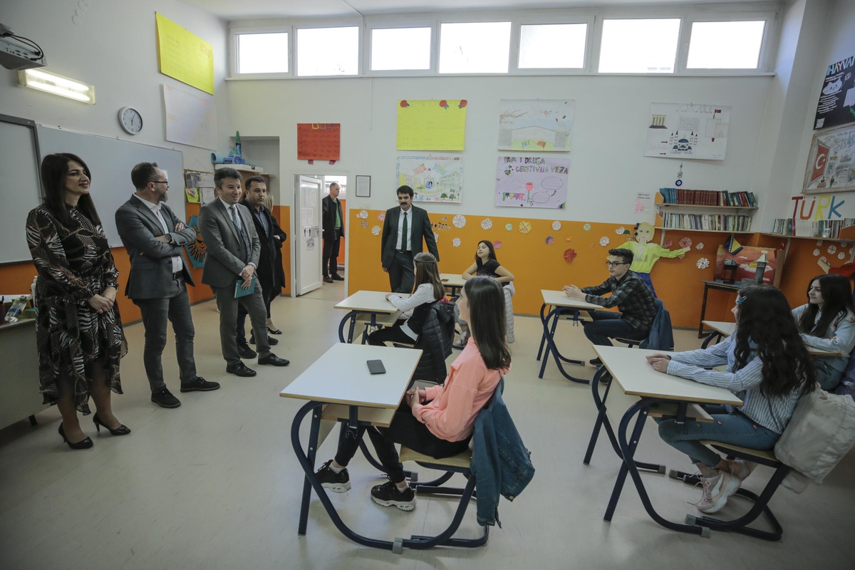 Yunus Emre Enstitüsünden Bosna Hersek\'te "Kardeş Okul Mektuplaşma Projesi"