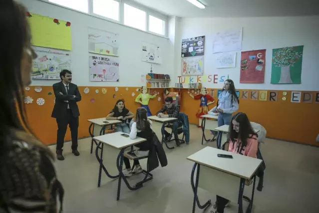 Yunus Emre Enstitüsünden Bosna Hersek'te Kardeş Okul Mektuplaşma Projesi 