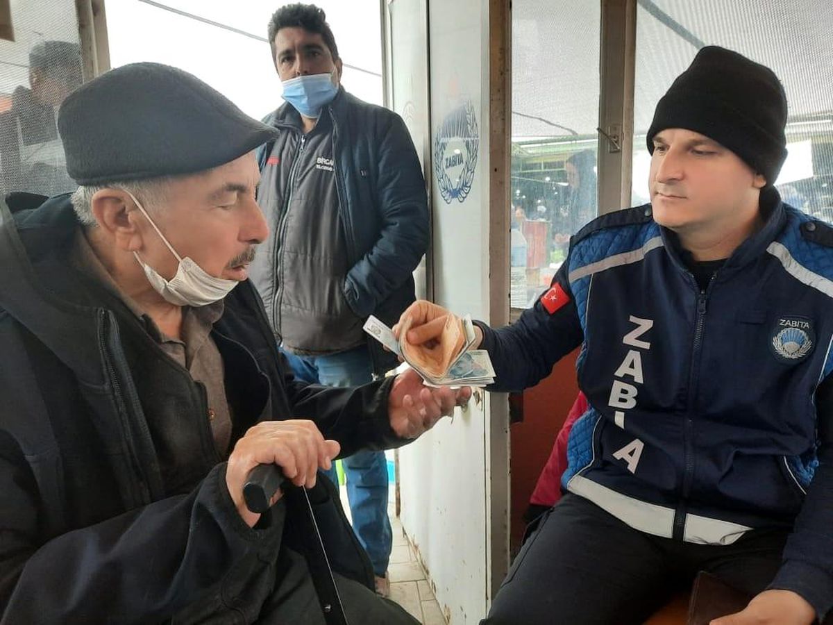 Zabıtadan örnek davranış