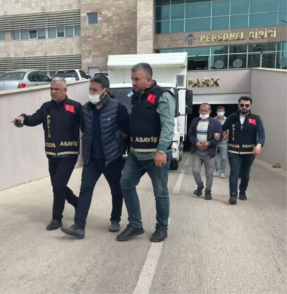 6 YIL ÖNCEKİ CİNAYETİN FAİLLERİ YAKALANDI