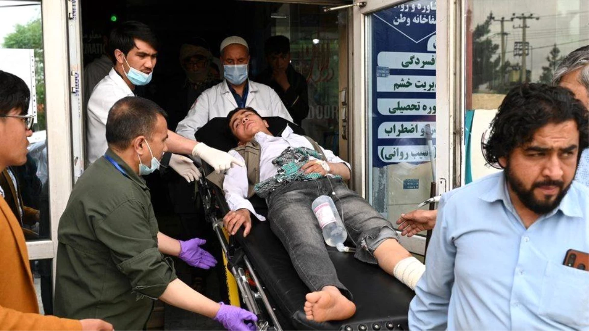 Afganistan\'ın başkenti Kabil\'de erkek lisesine bombalı saldırıda en az altı kişi öldü