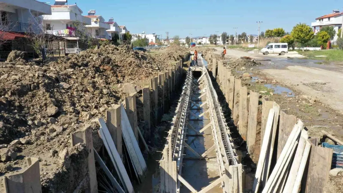 Aydın Büyükşehir Belediyesi\'nin Kuşadası\'ndaki alt yapı çalışması devam ediyor