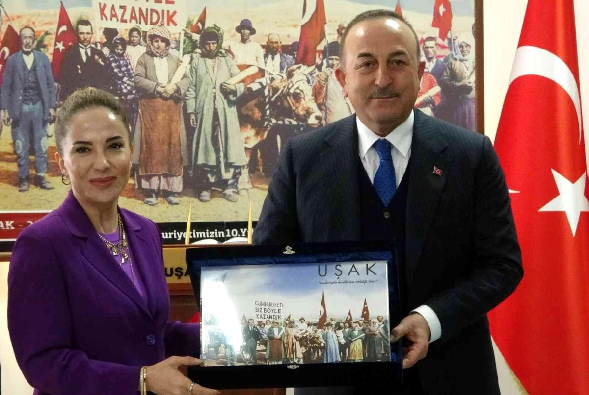 Dışişleri Bakanı Çavuşoğlu, Uşak Valisi Kocabıyık\'ı ziyaret etti