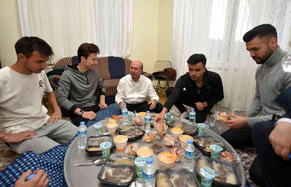 Selçuklu Belediye Başkanı Ahmet Pekyatırmacı vatandaşlarla buluşmaya devam ediyor